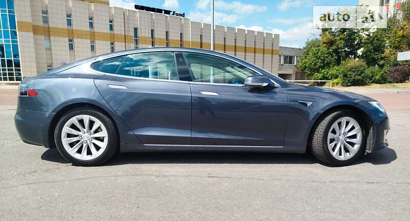 Ліфтбек Tesla Model S 2018 в Харкові
