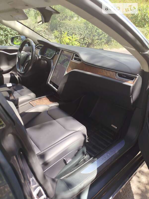 Ліфтбек Tesla Model S 2018 в Харкові