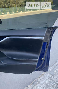 Ліфтбек Tesla Model S 2015 в 