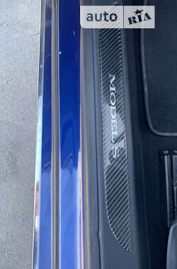 Ліфтбек Tesla Model S 2015 в 