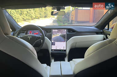 Лифтбек Tesla Model S 2019 в Виннице