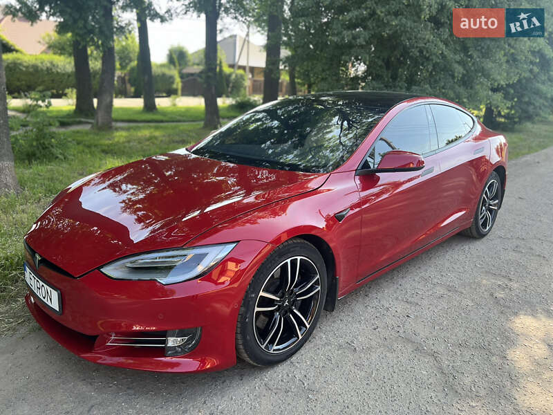 Лифтбек Tesla Model S 2019 в Виннице