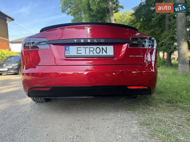 Лифтбек Tesla Model S 2019 в Виннице