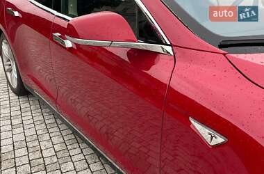Лифтбек Tesla Model S 2013 в 