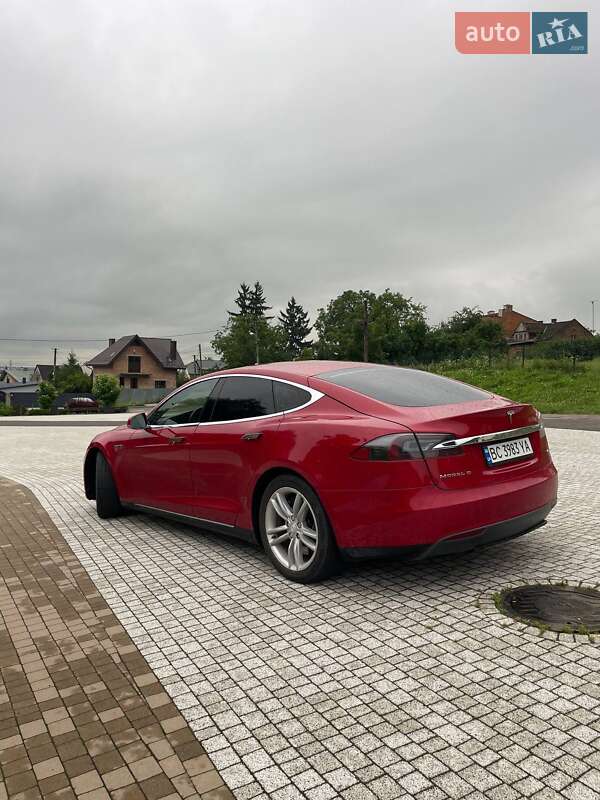 Ліфтбек Tesla Model S 2013 в Львові