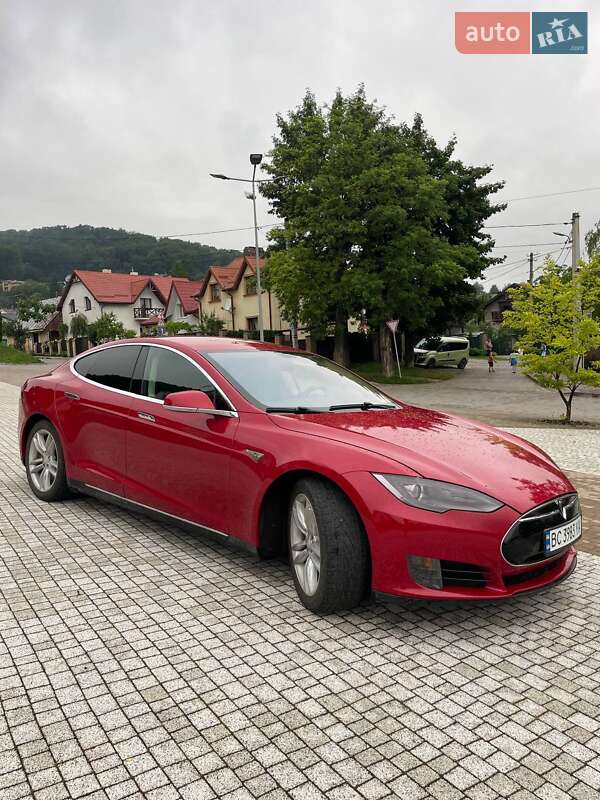 Ліфтбек Tesla Model S 2013 в Львові