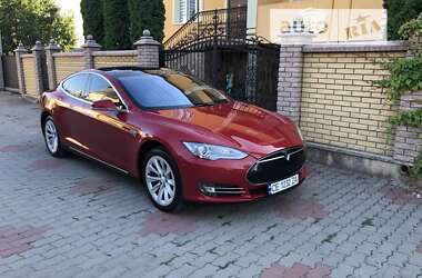 Ліфтбек Tesla Model S 2013 в Чернівцях