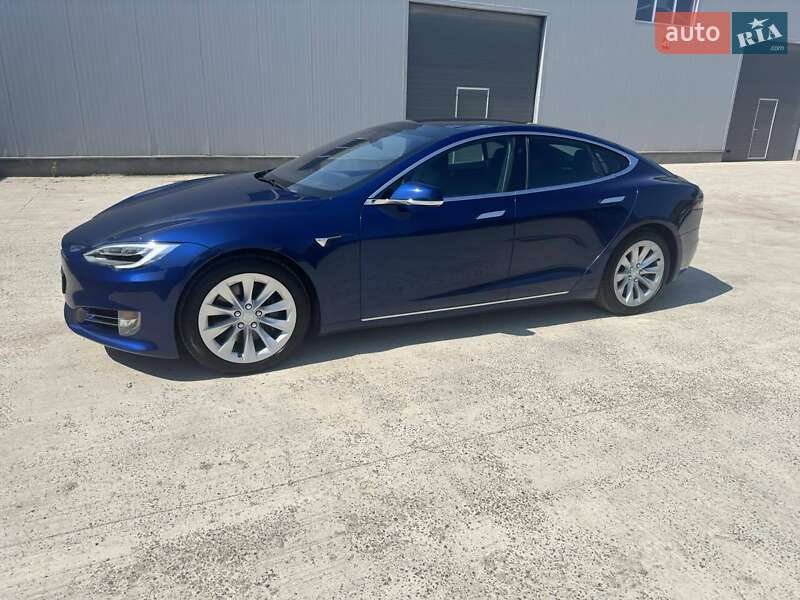 Лифтбек Tesla Model S 2017 в Киеве