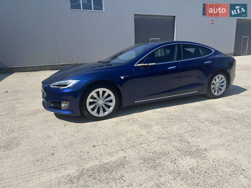 Лифтбек Tesla Model S 2017 в Киеве