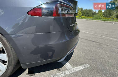 Лифтбек Tesla Model S 2015 в Бородянке