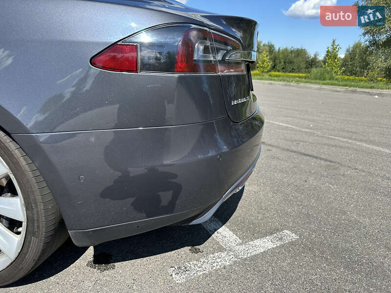 Лифтбек Tesla Model S 2015 в Бородянке