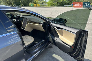 Лифтбек Tesla Model S 2015 в Бородянке