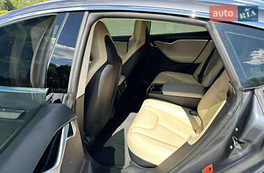 Лифтбек Tesla Model S 2015 в Бородянке
