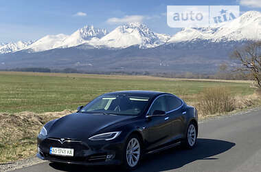 Ліфтбек Tesla Model S 2016 в Ужгороді