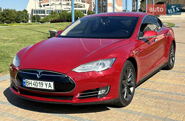 Лифтбек Tesla Model S 2013 в 