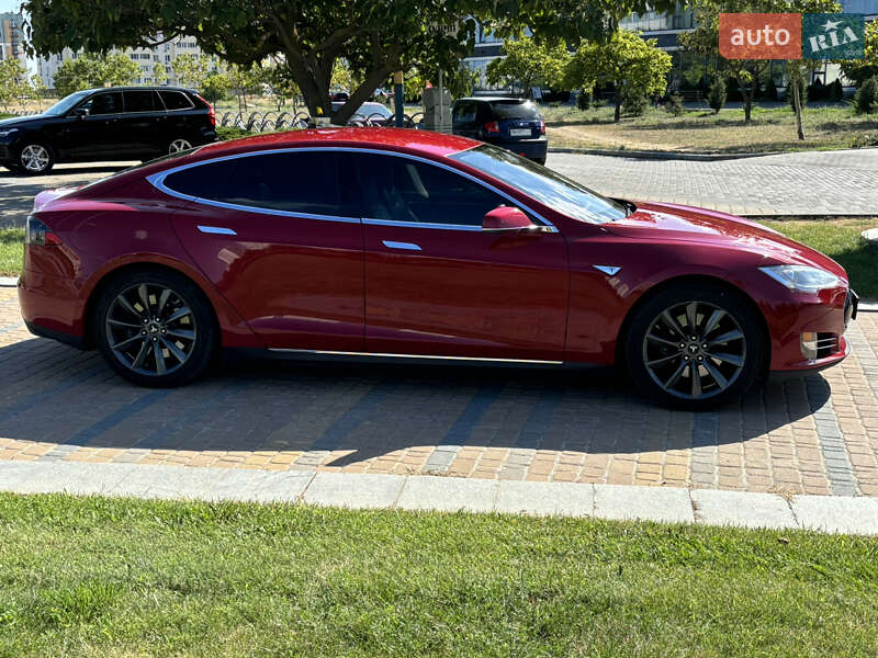 Ліфтбек Tesla Model S 2013 в Одесі