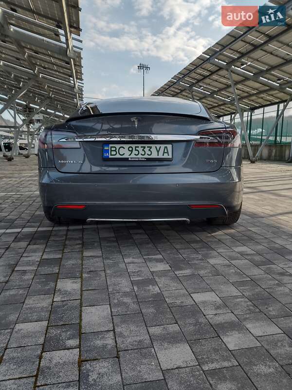 Лифтбек Tesla Model S 2014 в Львове