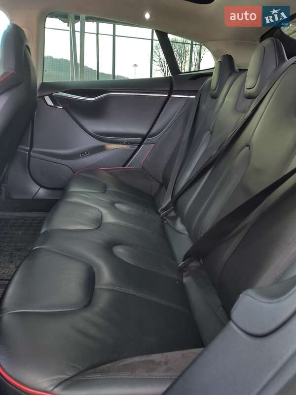 Лифтбек Tesla Model S 2014 в Львове