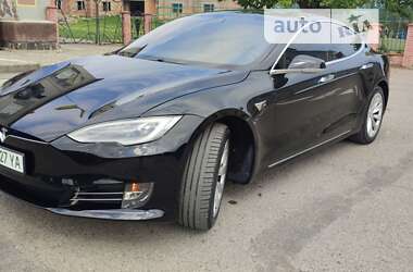 Ліфтбек Tesla Model S 2018 в Косові