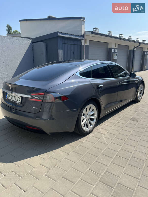 Лифтбек Tesla Model S 2016 в Житомире