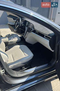 Лифтбек Tesla Model S 2016 в 
