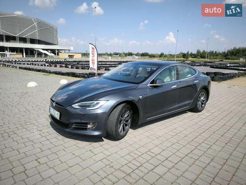 Tesla Model S 2017