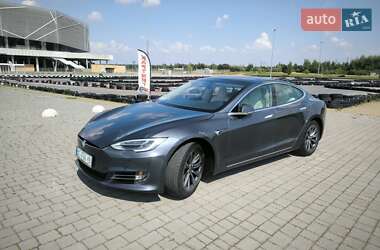 Ліфтбек Tesla Model S 2017 в 