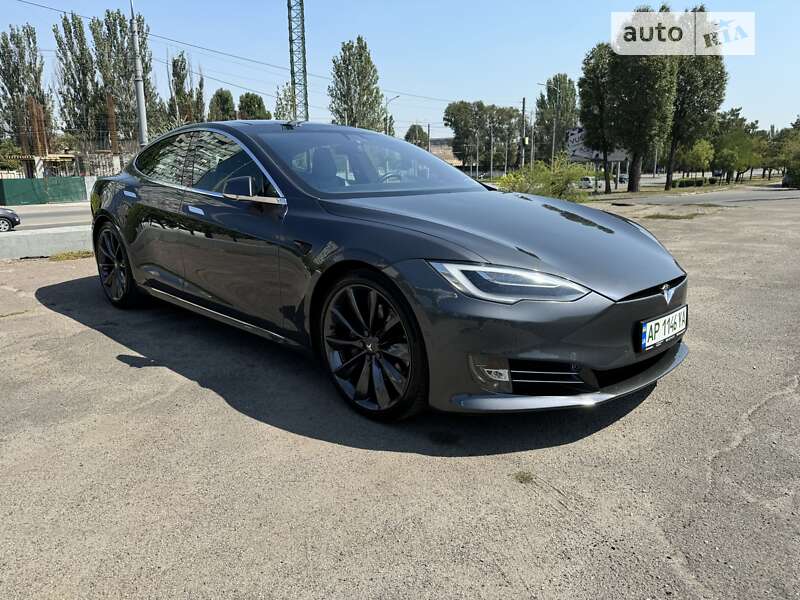 Ліфтбек Tesla Model S 2017 в Дніпрі фото 9 Ліфтбек Tesla Model S 2017 в Дніпрі