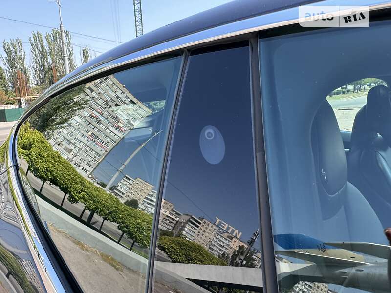 Ліфтбек Tesla Model S 2017 в Дніпрі фото 30 Ліфтбек Tesla Model S 2017 в Дніпрі