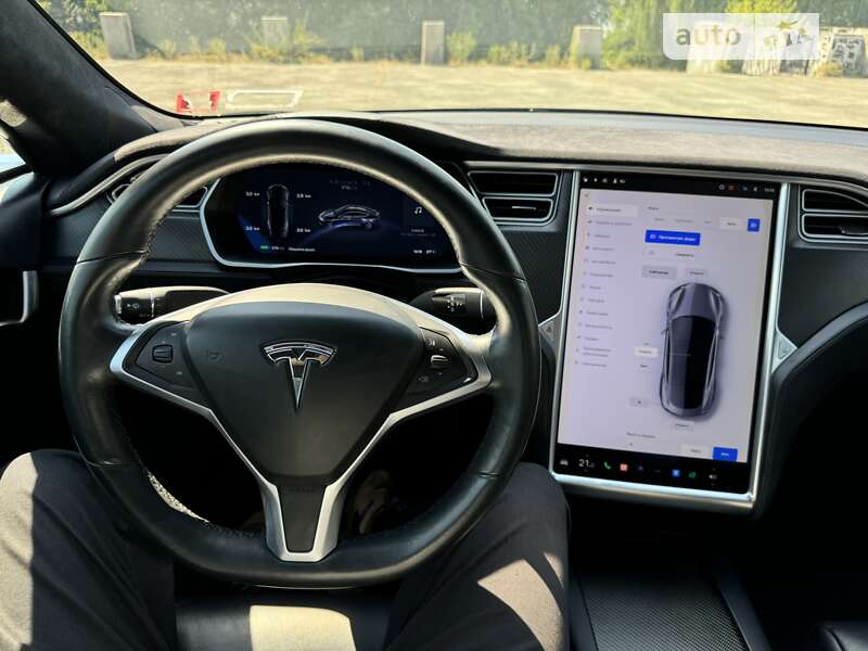 Ліфтбек Tesla Model S 2017 в Дніпрі фото 15 Ліфтбек Tesla Model S 2017 в Дніпрі