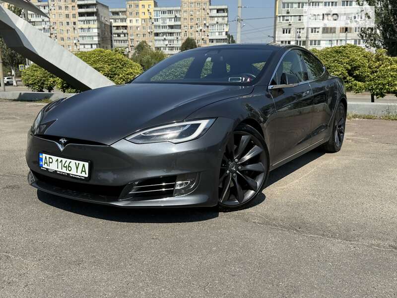 Ліфтбек Tesla Model S 2017 в Дніпрі фото 41 Ліфтбек Tesla Model S 2017 в Дніпрі