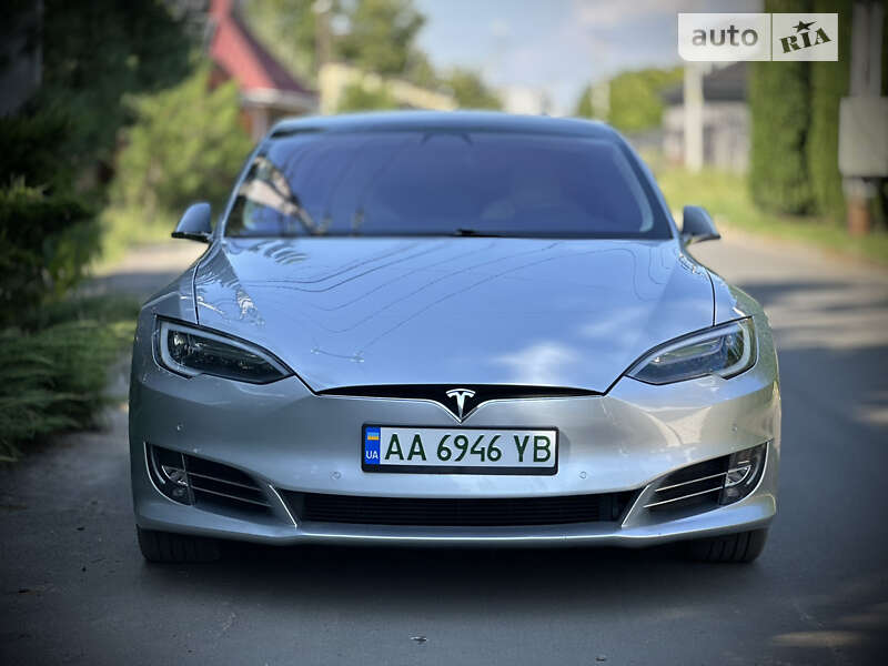 Лифтбек Tesla Model S 2017 в Киеве фото 4 Лифтбек Tesla Model S 2017 в Киеве