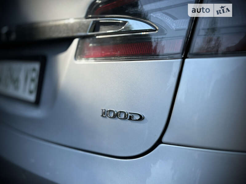 Лифтбек Tesla Model S 2017 в Киеве фото 24 Лифтбек Tesla Model S 2017 в Киеве