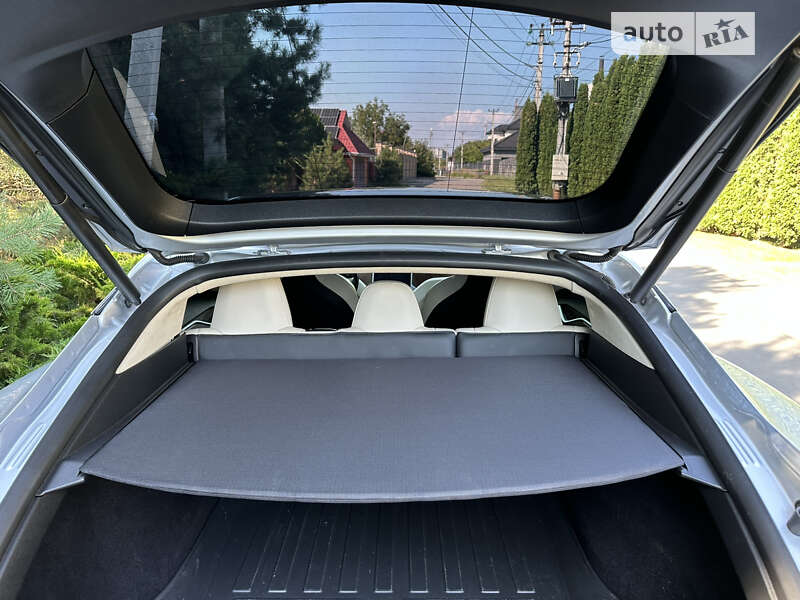 Лифтбек Tesla Model S 2017 в Киеве фото 26 Лифтбек Tesla Model S 2017 в Киеве
