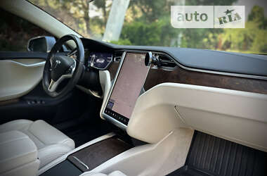 Ліфтбек Tesla Model S 2017 в 