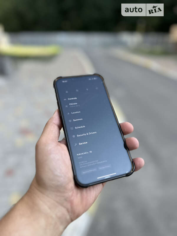 Лифтбек Tesla Model S 2017 в Киеве фото 57 Лифтбек Tesla Model S 2017 в Киеве