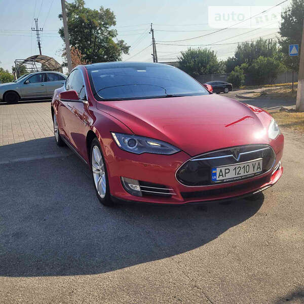 Tesla Model S 2013