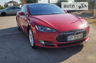 Лифтбек Tesla Model S 2013 в 