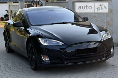 Лифтбек Tesla Model S 2014 в Львове