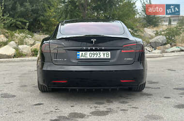 Ліфтбек Tesla Model S 2017 в Дніпрі