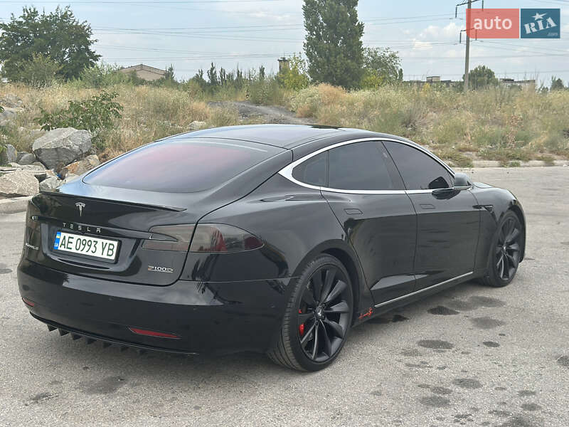Ліфтбек Tesla Model S 2017 в Дніпрі
