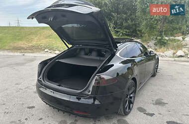 Ліфтбек Tesla Model S 2017 в Дніпрі