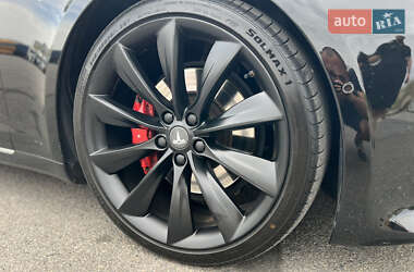 Ліфтбек Tesla Model S 2017 в Дніпрі