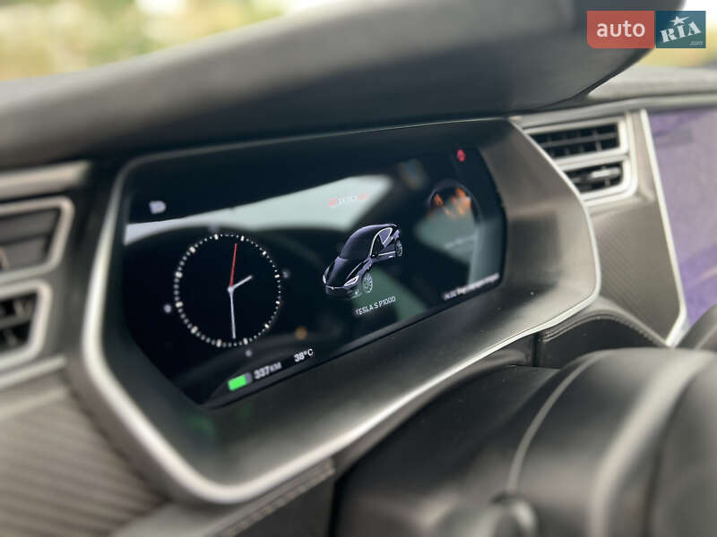 Ліфтбек Tesla Model S 2017 в Дніпрі