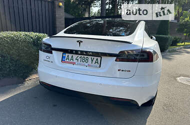 Ліфтбек Tesla Model S 2016 в Києві