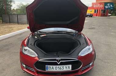 Ліфтбек Tesla Model S 2016 в Києві