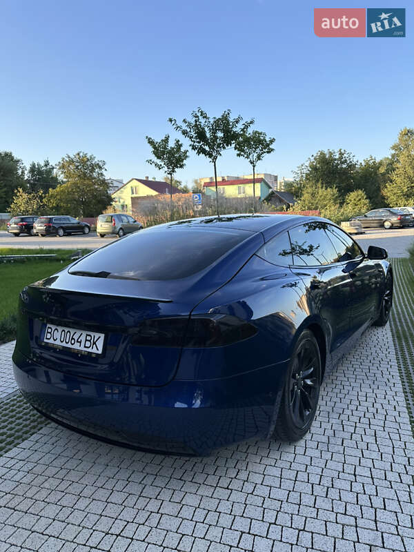 Лифтбек Tesla Model S 2018 в Львове