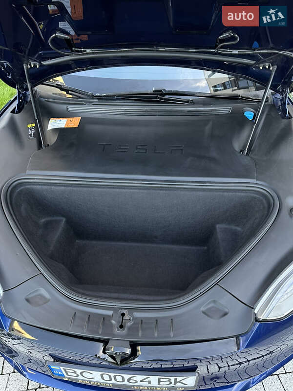 Лифтбек Tesla Model S 2018 в Львове