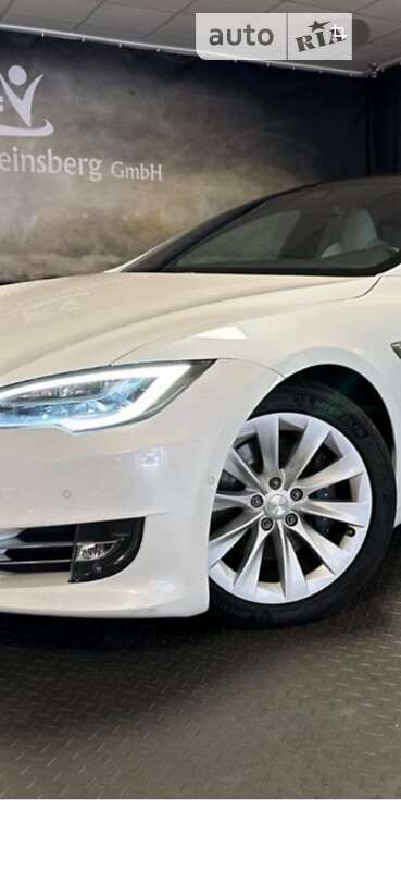 Ліфтбек Tesla Model S 2020 в Львові