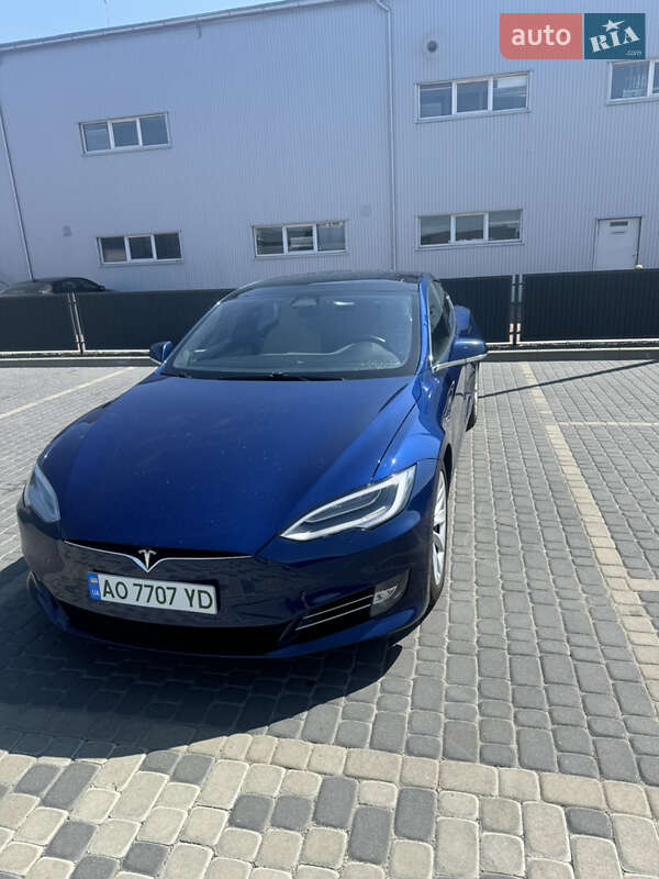 Ліфтбек Tesla Model S 2016 в Мукачевому